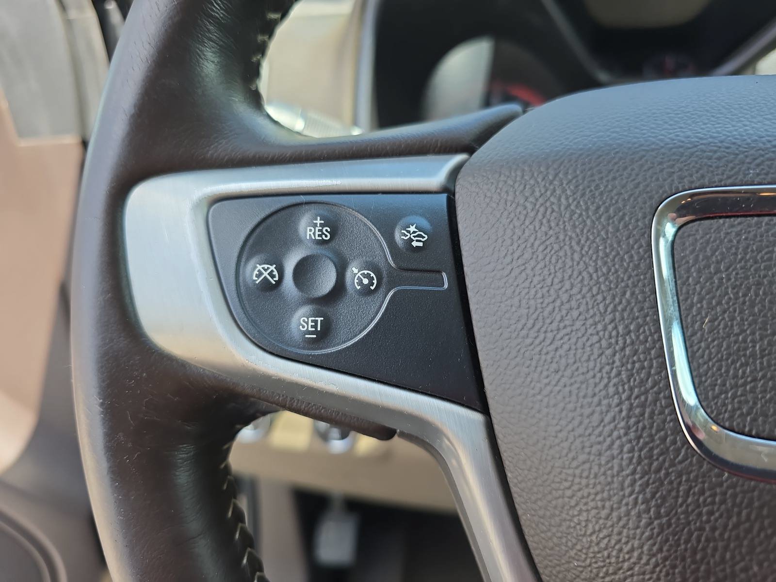 Used 2015 GMC Canyon SLT w/ Driver Alert Package AWD/4WD image 16