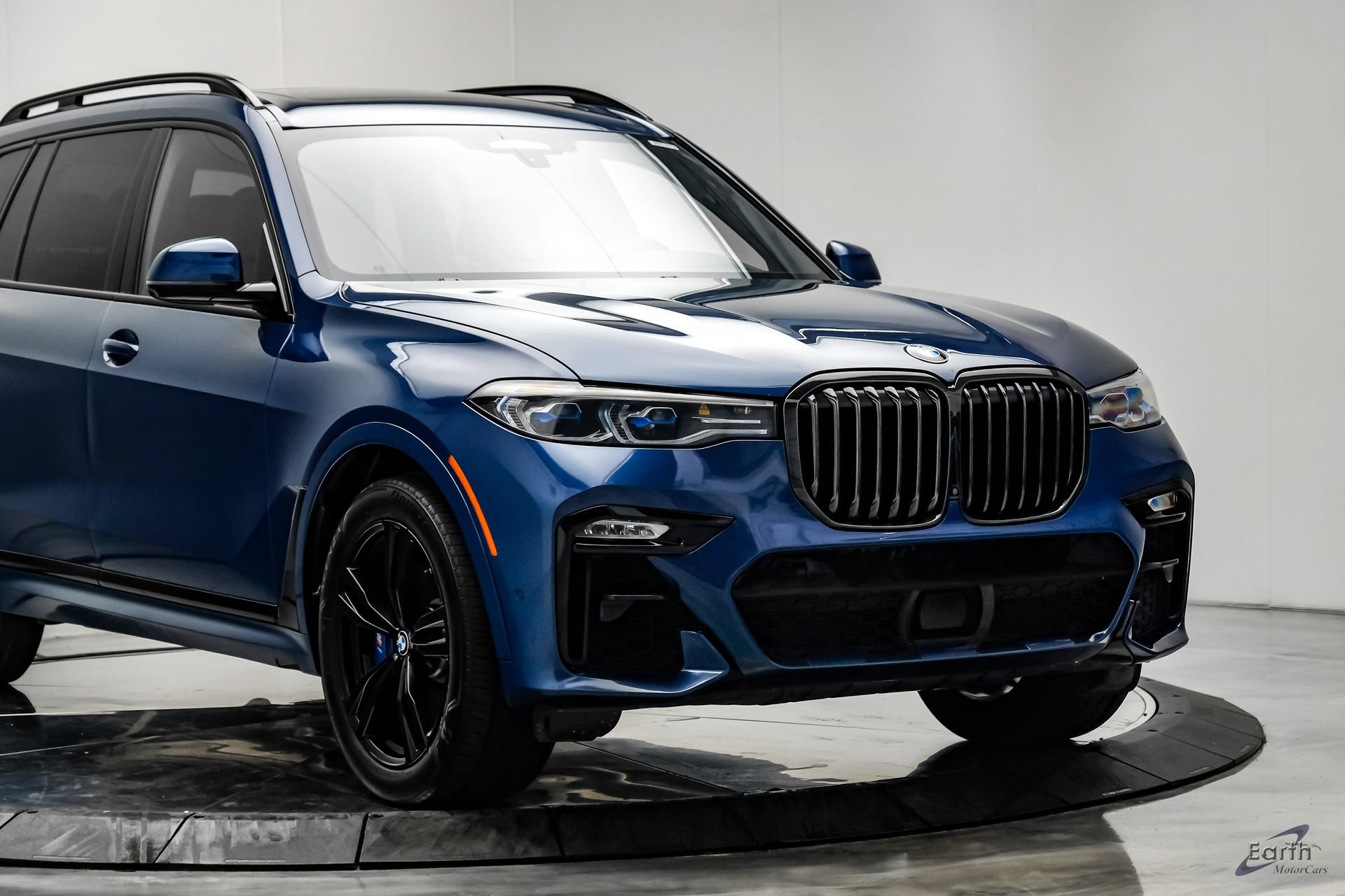 Used 2022 BMW X7 M50i w/ Dynamic Handling Package AWD/4WD image 25