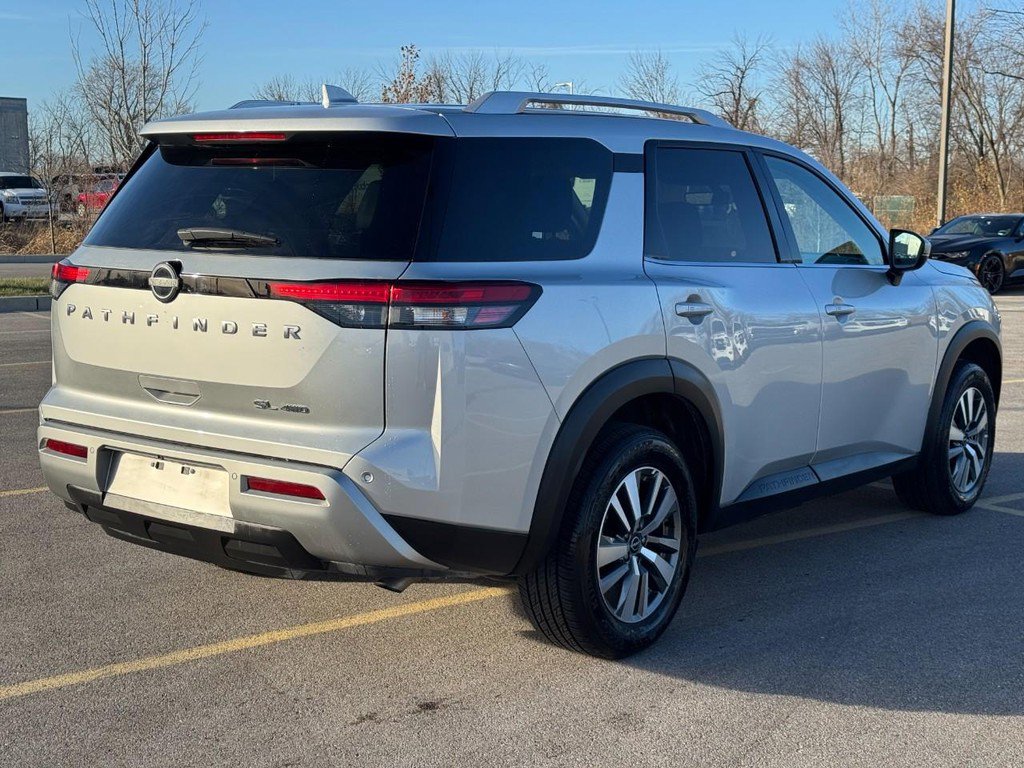 Used 2025 Nissan Pathfinder SL image 6