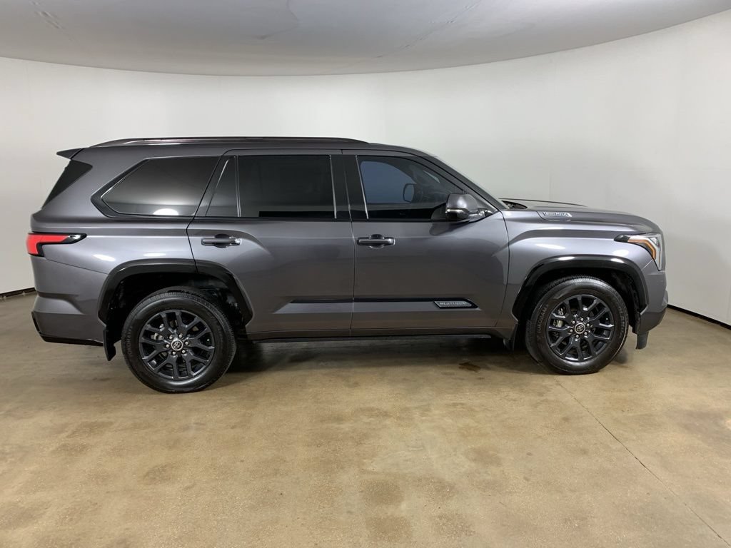 Used 2023 Toyota Sequoia Platinum AWD/4WD image 7