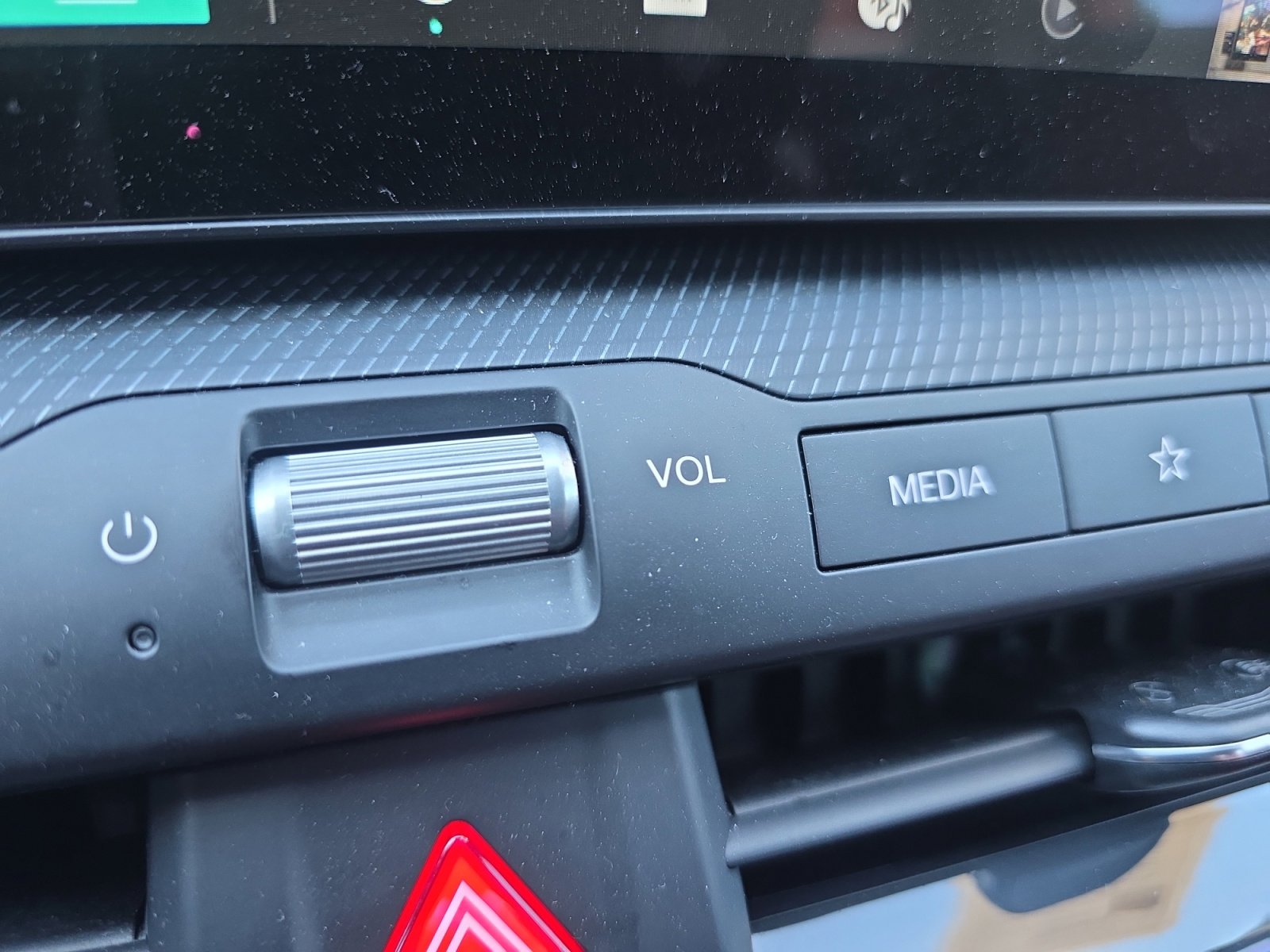 Certified 2025 Kia K4 GT-Line w/ GT-Line Premium Package image 15