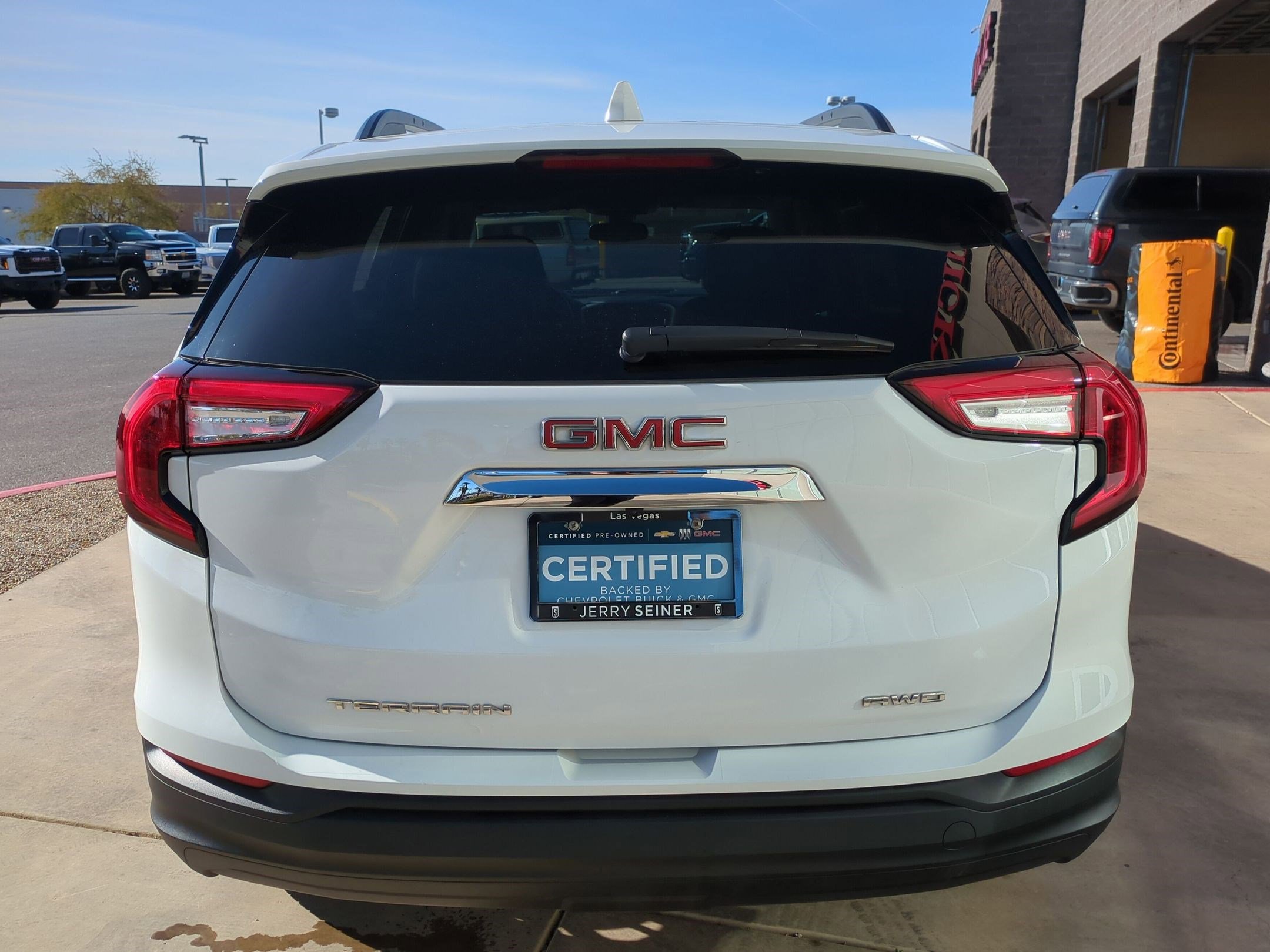 Certified 2022 GMC Terrain SLE w/ Driver Convenience Package image 4