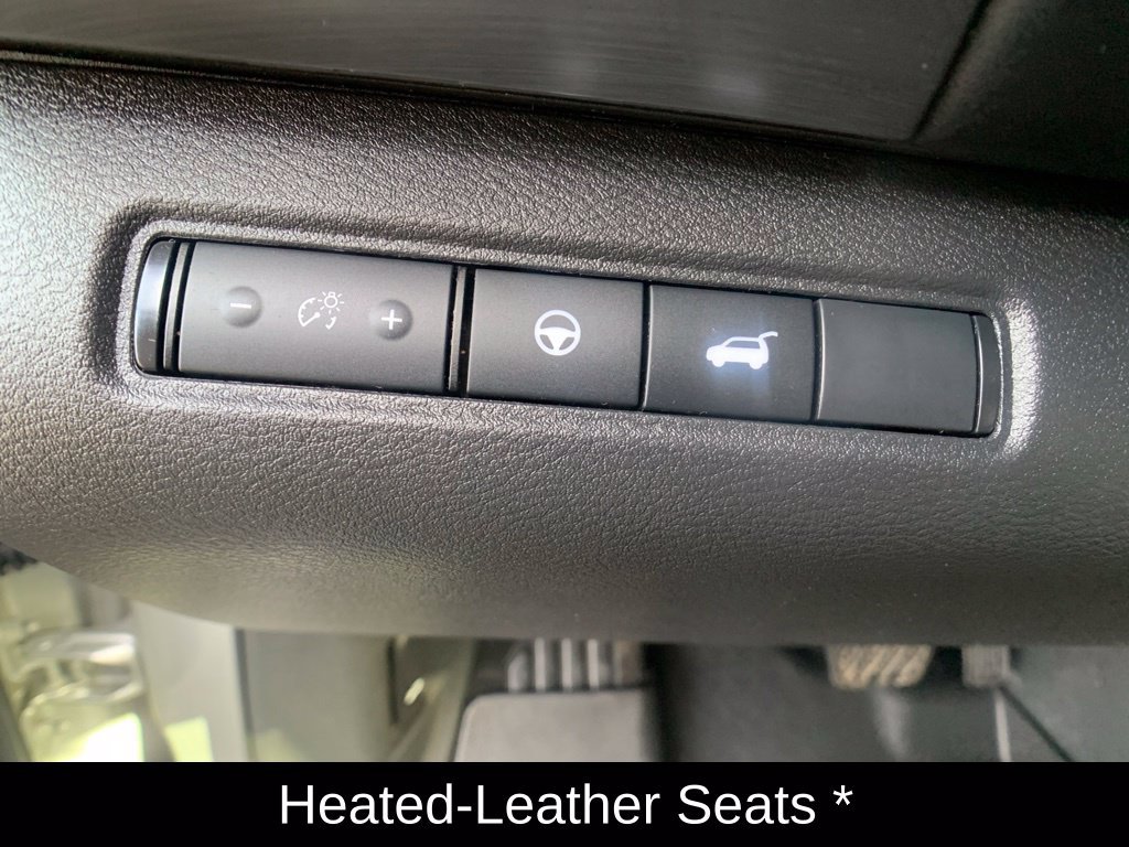 Used 2025 Nissan Pathfinder SL w/ SL Premium Package AWD/4WD image 13