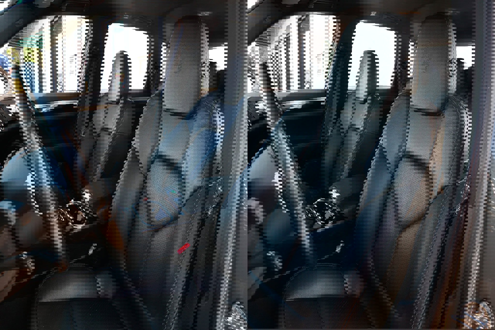 Used 2014 Porsche Cayenne Platinum Edition image 9