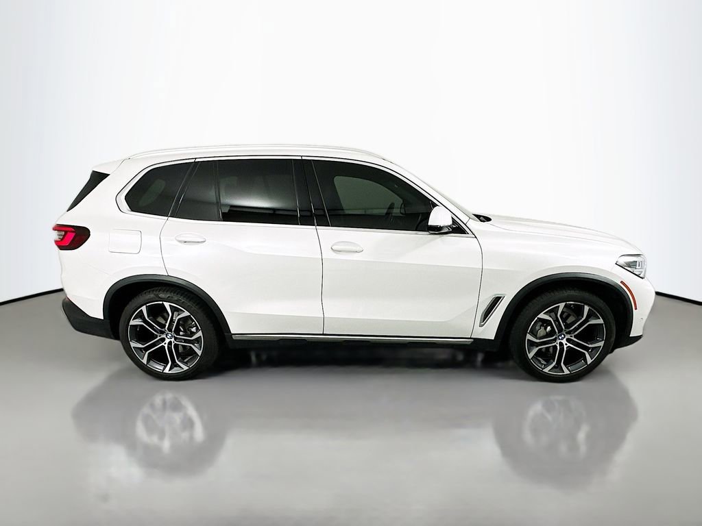 Certified 2023 BMW X5 sDrive40i w/ Climate Comfort Package image 4