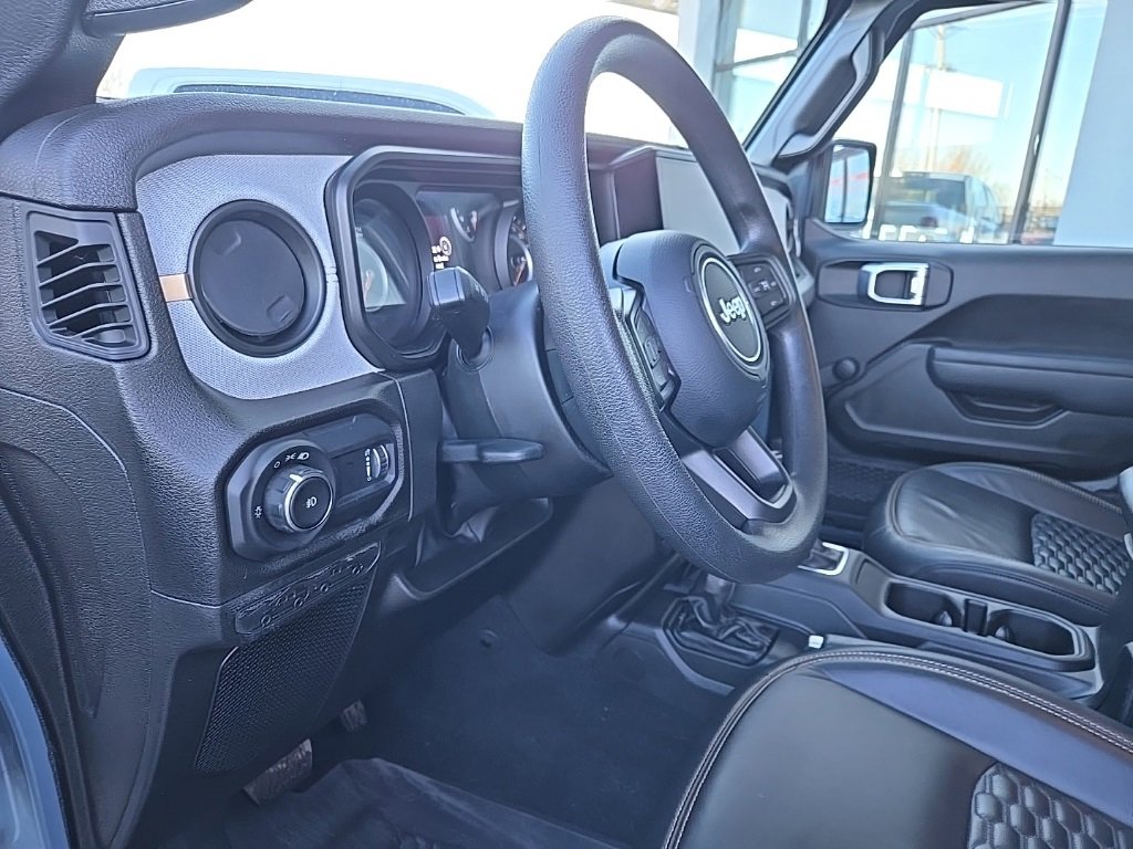 Used 2024 Jeep Wrangler Sport image 40