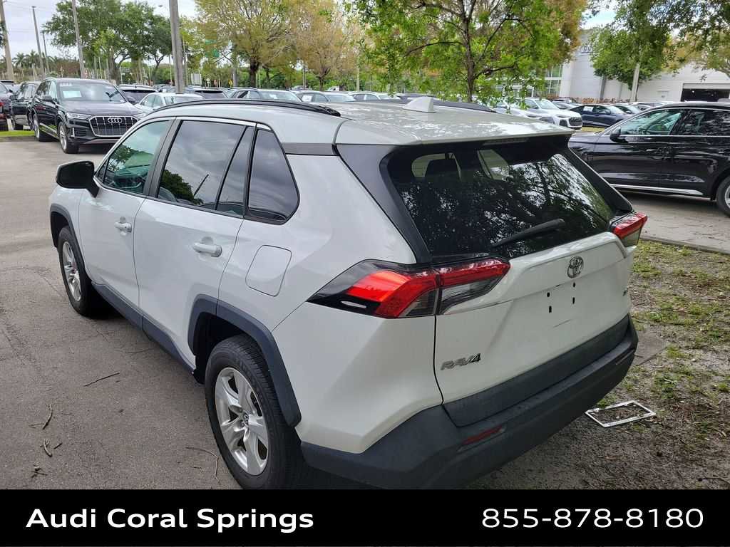 Used 2021 Toyota RAV4 XLE w/ Convenience Package FWD image 18
