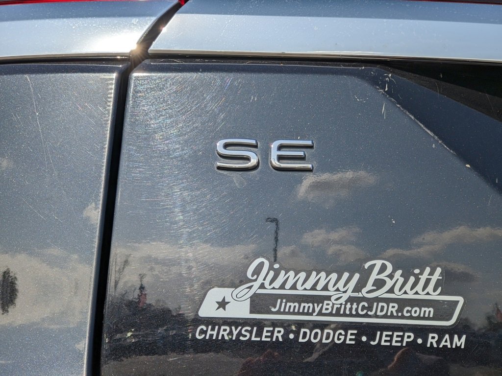 Used 2024 Volkswagen Atlas SE image 22