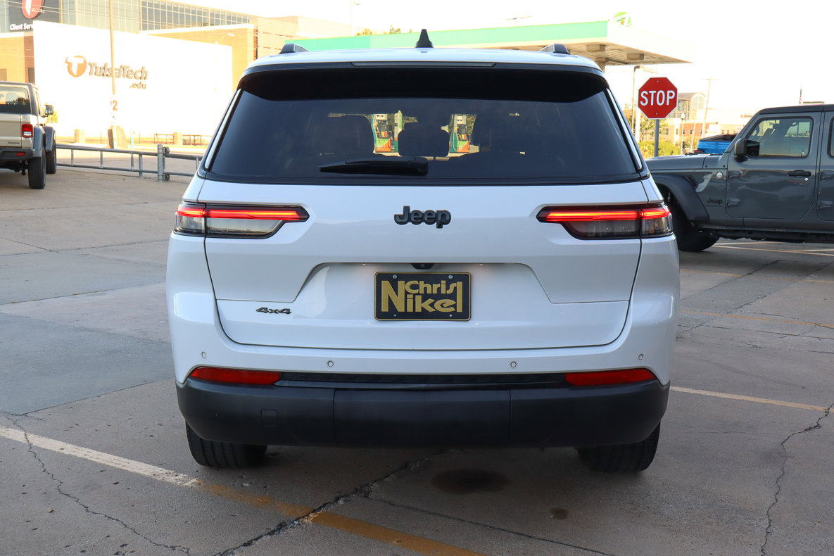 Used 2023 Jeep Grand Cherokee L Laredo AWD/4WD image 13