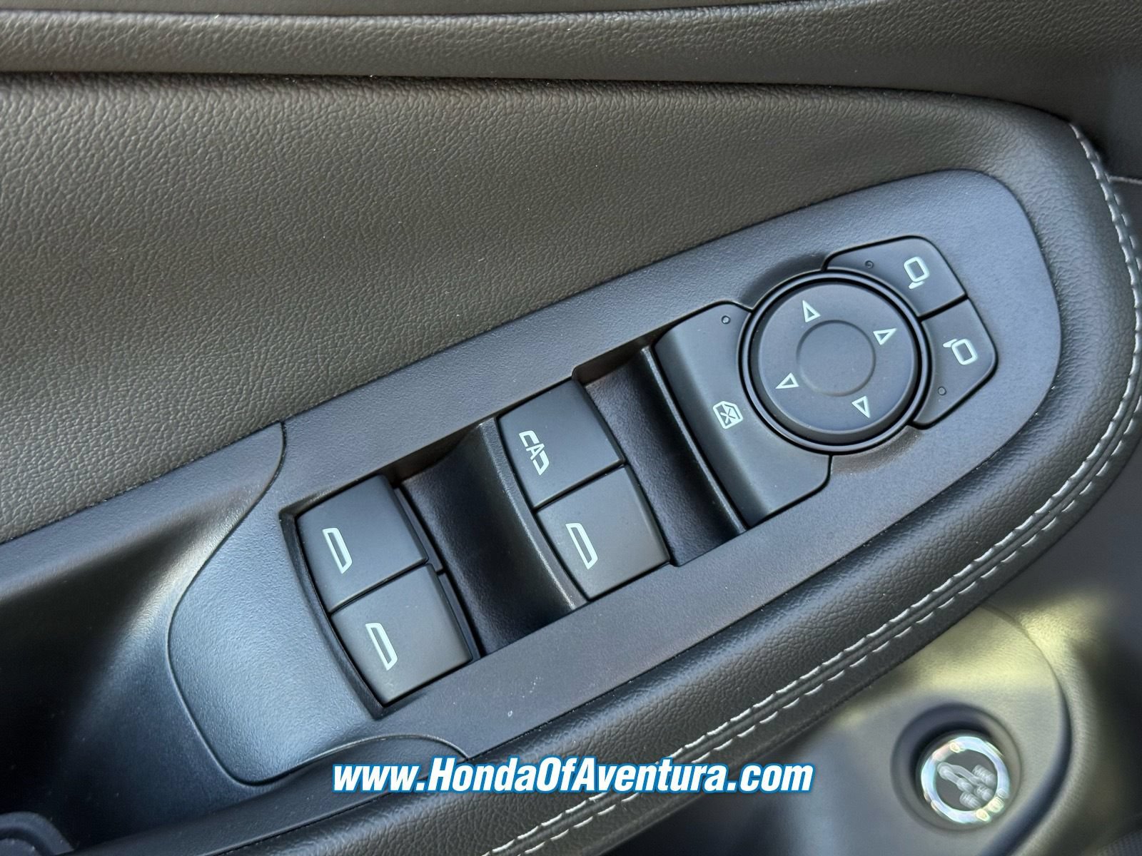 Used 2023 Buick Encore GX Essence w/ Experience Buick Package FWD image 18