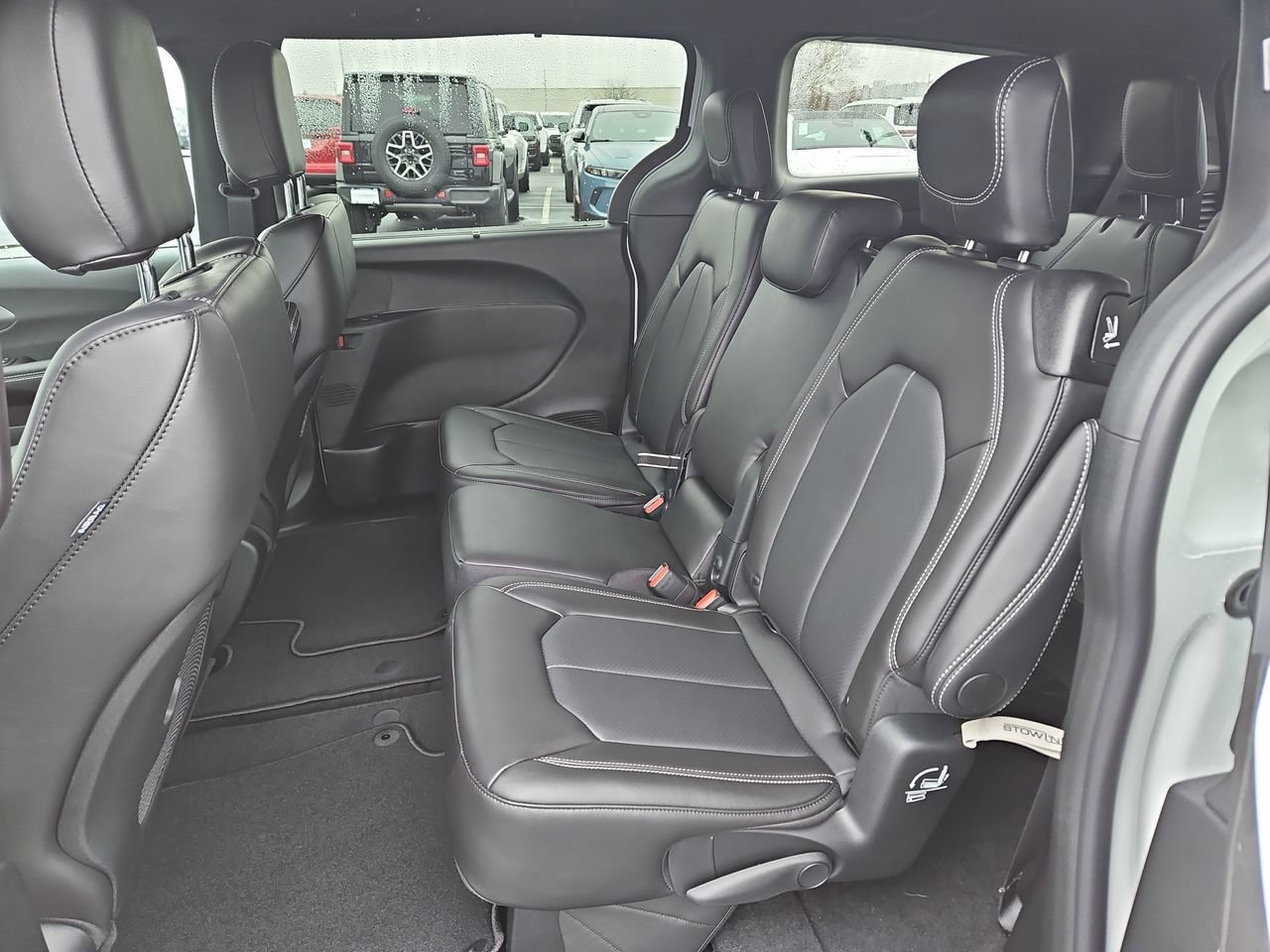 New 2026 Chrysler Pacifica Select w/ S Appearance Package FWD image 14