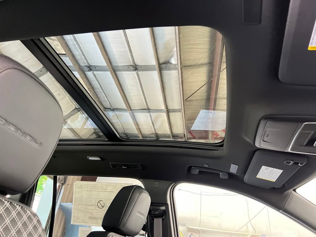 New 2025 GMC Acadia Denali w/ Super Cruise Package image 38