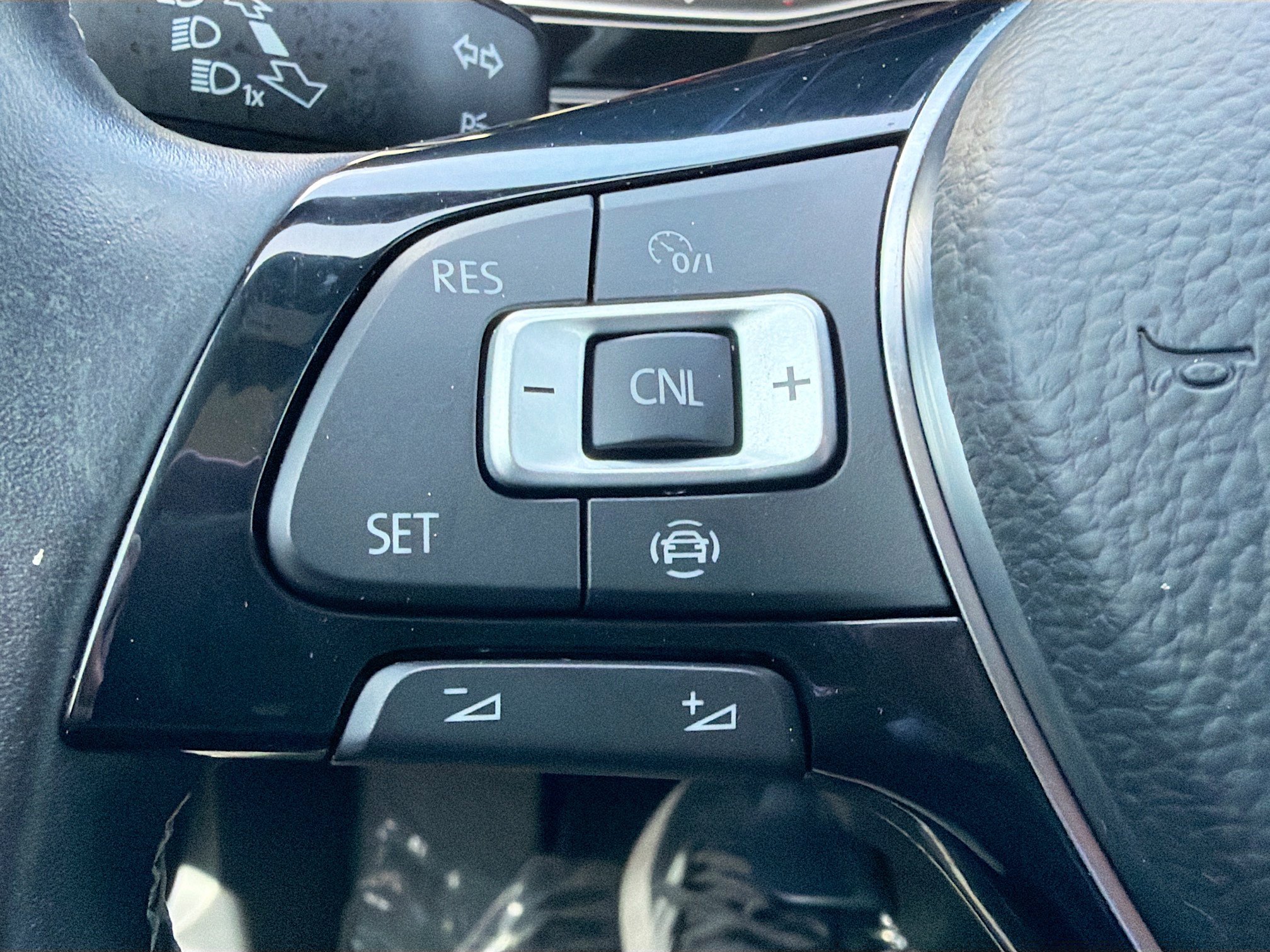 Used 2019 Volkswagen Jetta R-Line w/ R-Line Cold Weather Package FWD image 35