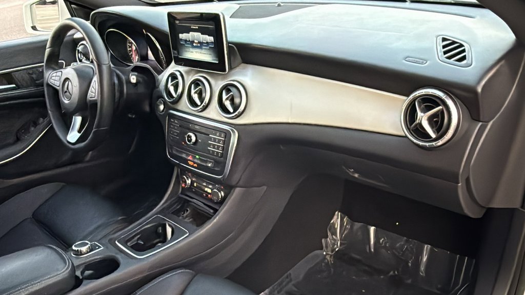 Used 2016 Mercedes-Benz CLA 250 image 31