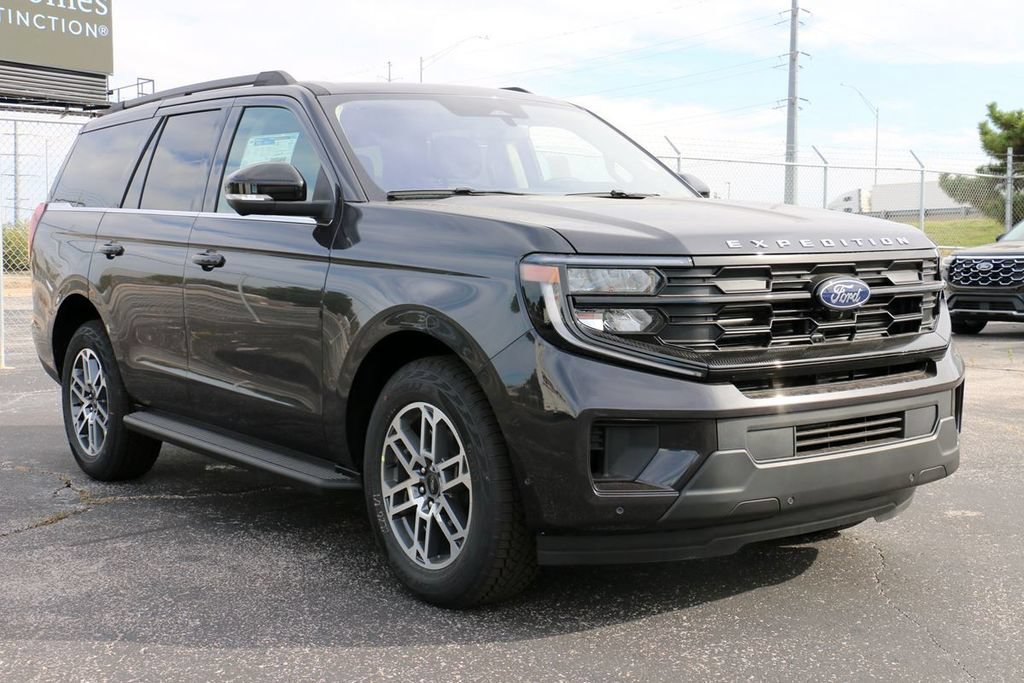 New 2025 Ford Expedition Active AWD/4WD image 4