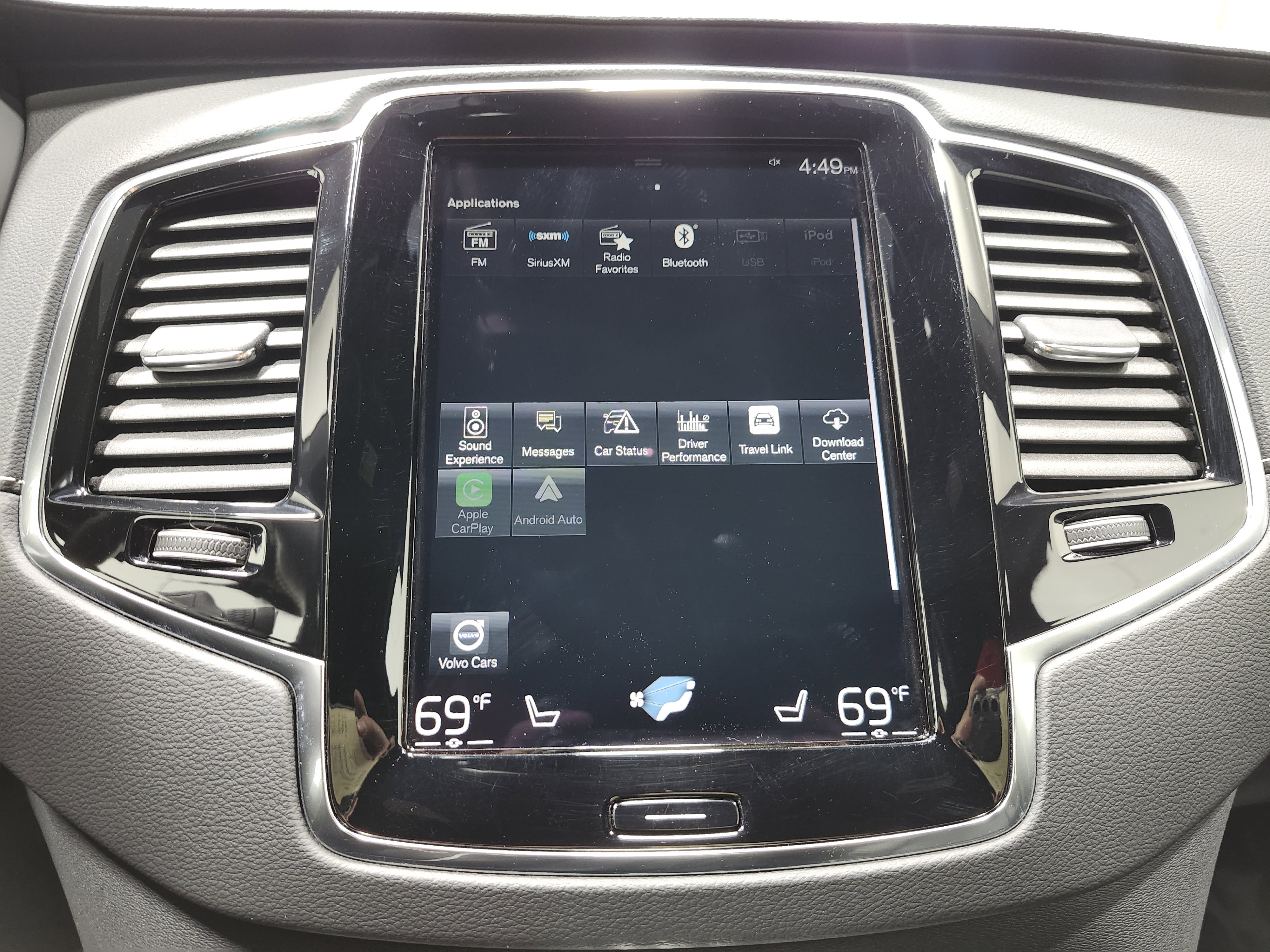 Used 2021 Volvo XC90 T8 R-Design w/ Advanced Package image 7