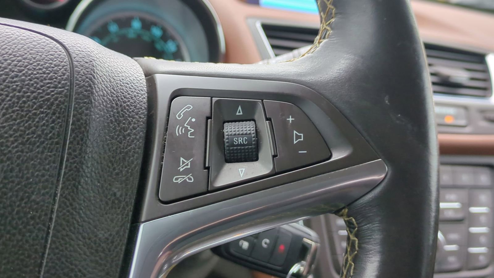 Used 2014 Buick Encore Leather image 25