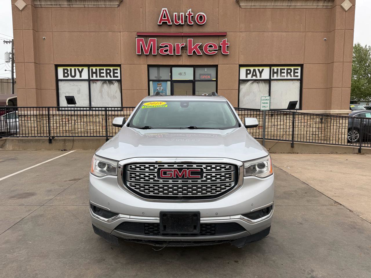 Used 2018 GMC Acadia Denali w/ Technology Package FWD image 2