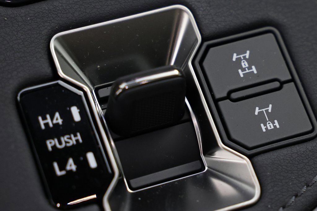 Used 2025 Lexus GX 550 image 33