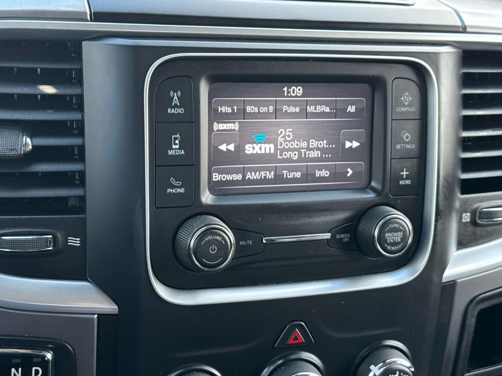 Used 2021 RAM 1500 Classic SLT AWD/4WD image 18