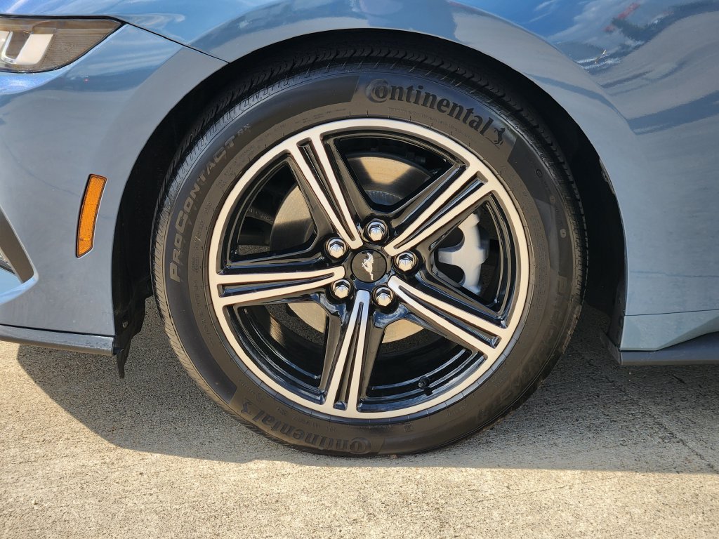 Used 2024 Ford Mustang Coupe RWD image 10