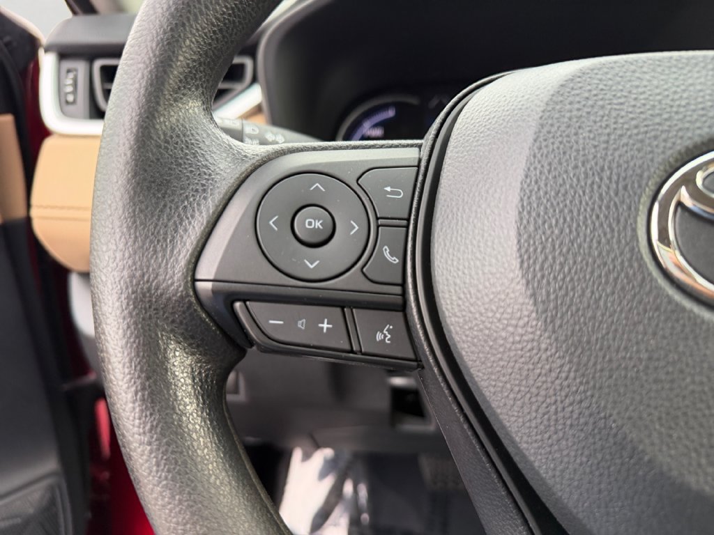 Used 2025 Toyota RAV4 XLE AWD/4WD image 21