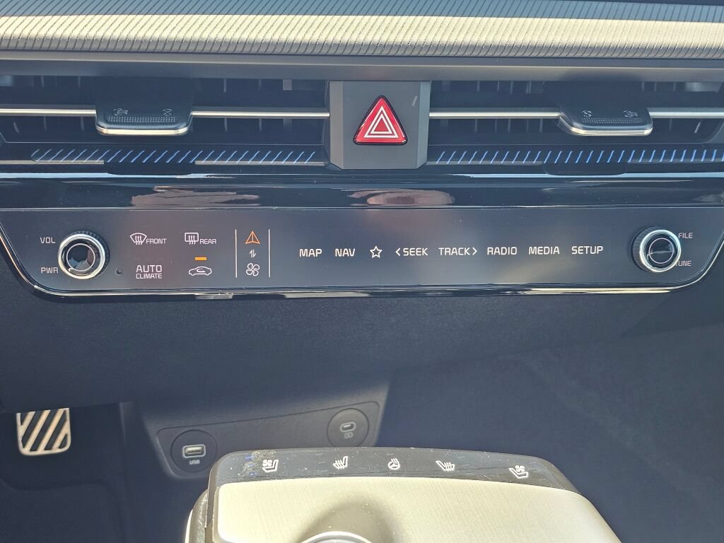 Certified 2024 Kia EV6 GT-Line AWD/4WD image 17