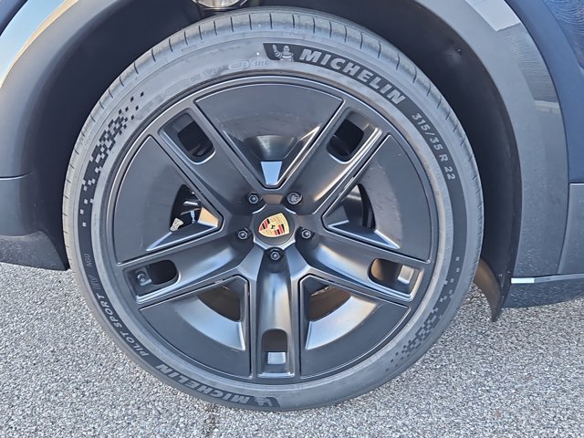 New 2026 Porsche Cayenne Electric AWD/4WD image 13