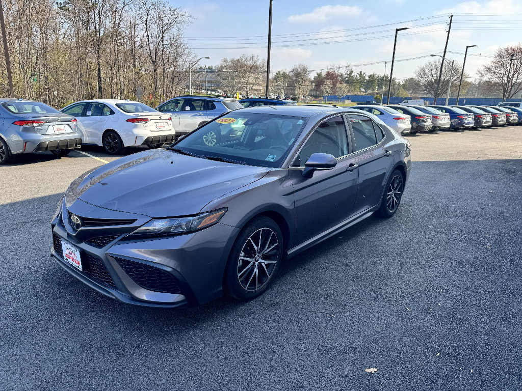 Used 2023 Toyota Camry SE w/ Cold Weather Package image 2