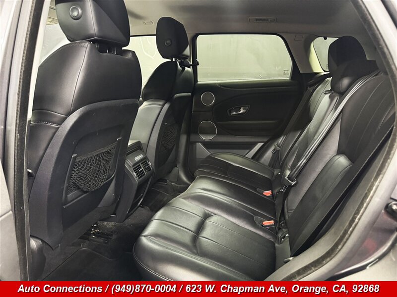 Used 2019 Land Rover Range Rover Evoque SE AWD/4WD image 9