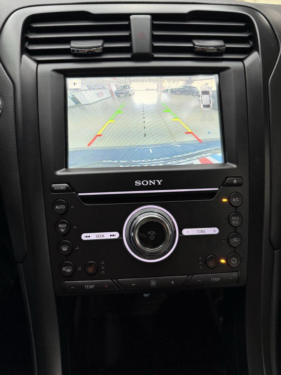 Used 2018 Ford Fusion Titanium FWD image 28
