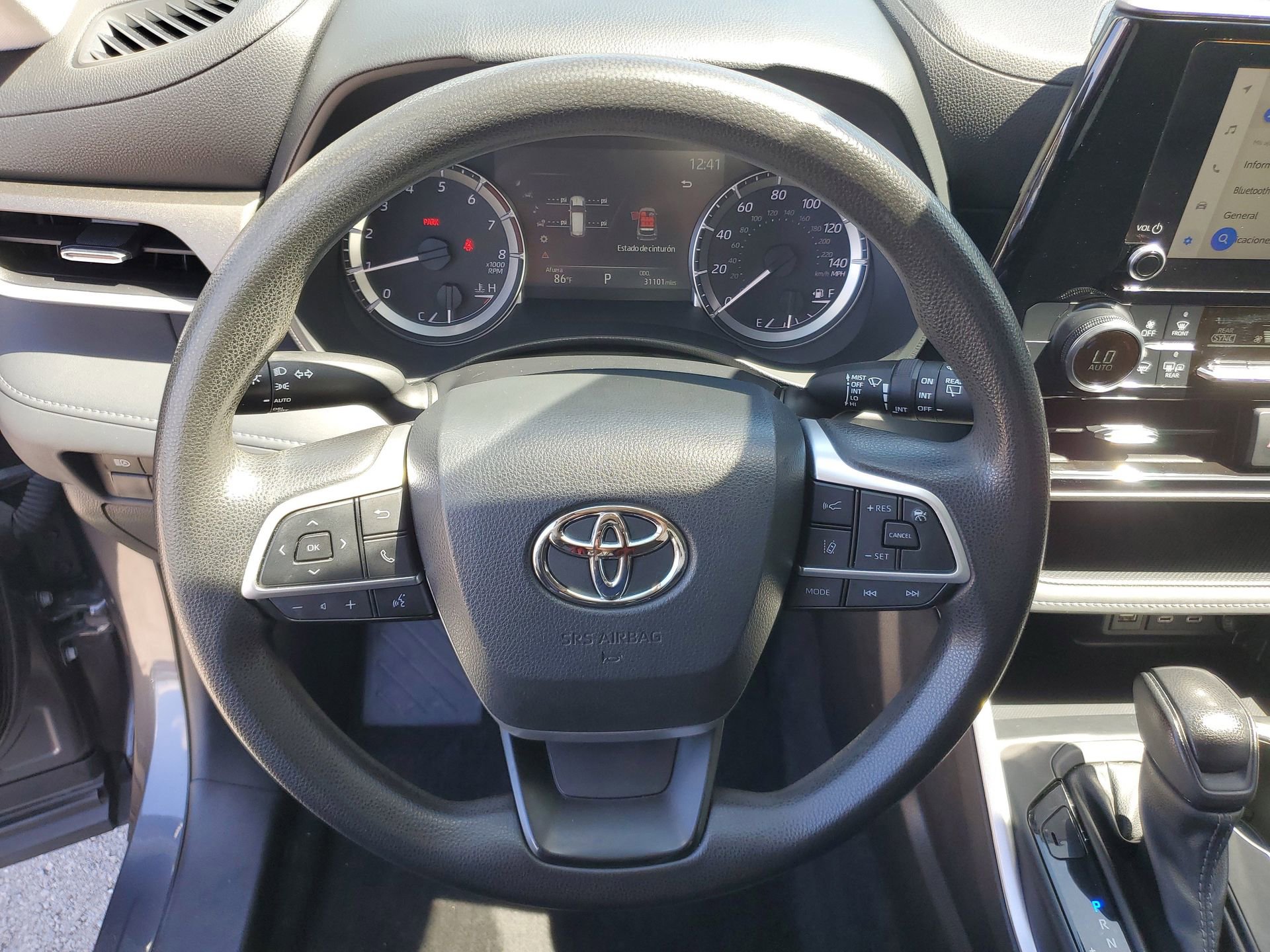 Used 2023 Toyota Highlander L image 23