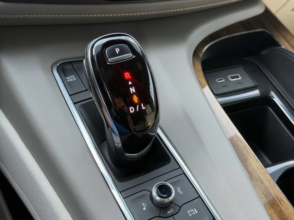 Used 2023 Cadillac Escalade Premium Luxury Platinum RWD image 21