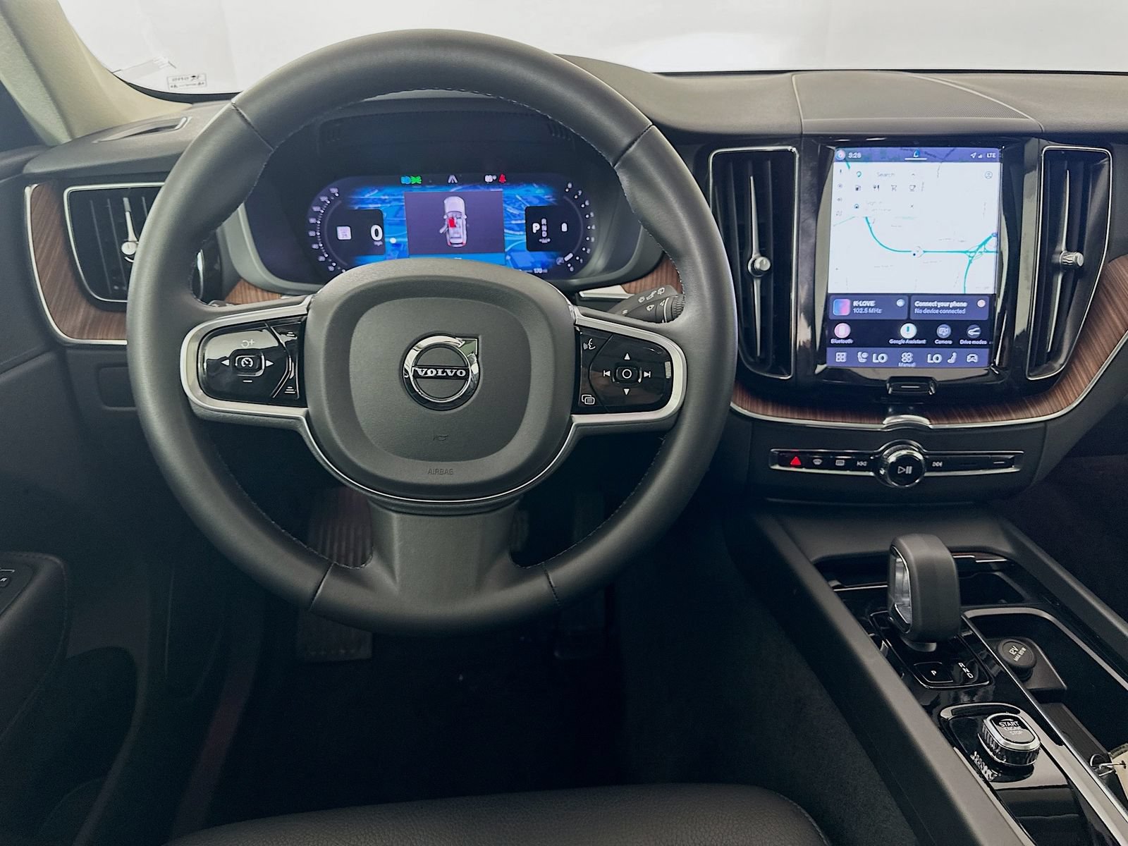 Used 2023 Volvo XC60 B5 Plus w/ Climate Package AWD/4WD image 15