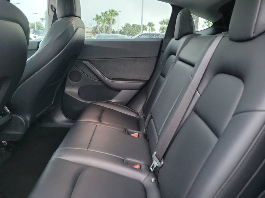 Used 2021 Tesla Model Y Long Range AWD/4WD image 24