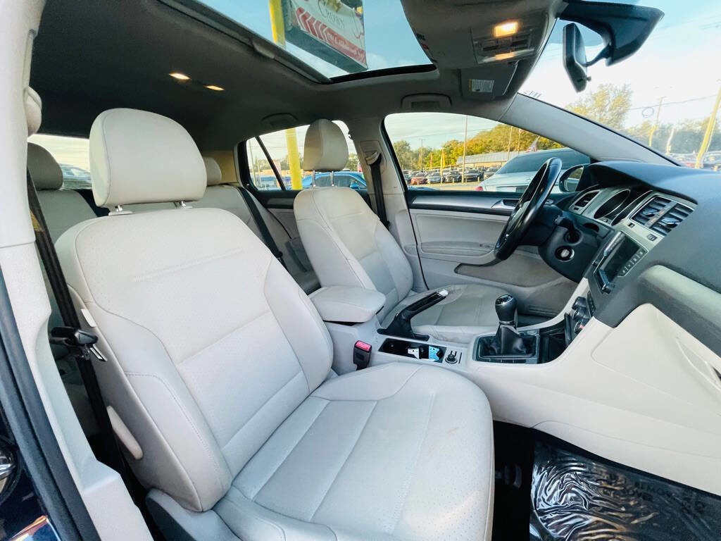 Used 2017 Volkswagen Golf Wolfsburg Edition image 22