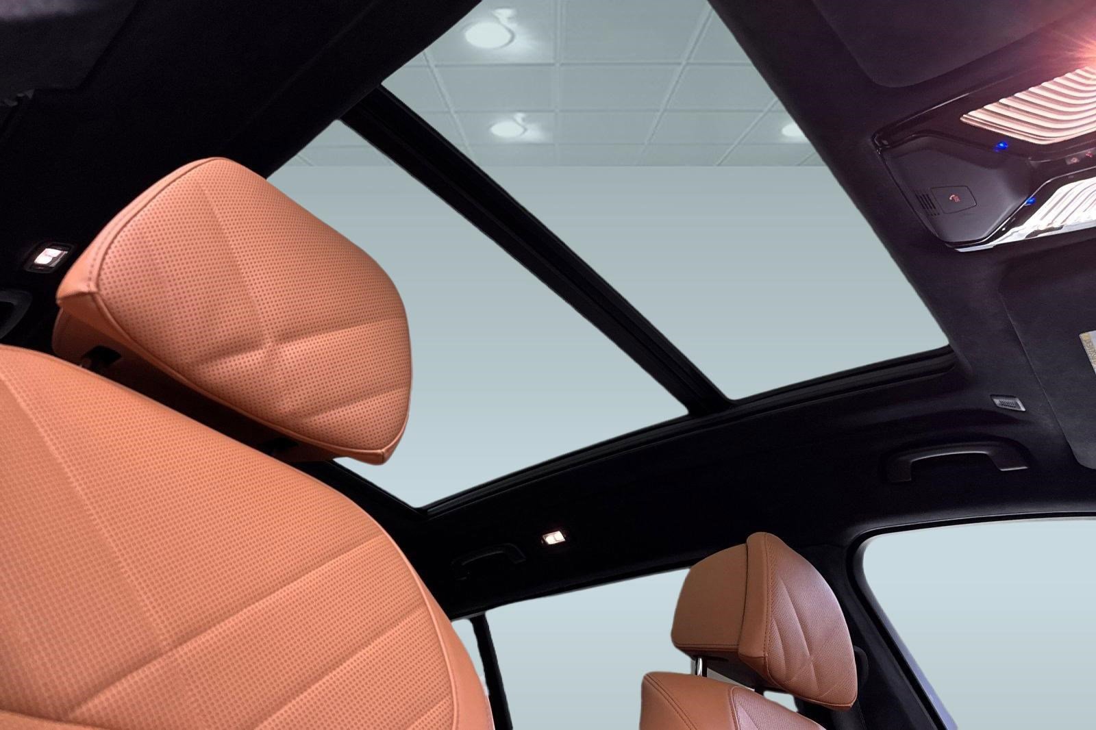 Used 2023 BMW X7 xDrive40i w/ M Sport Package image 16