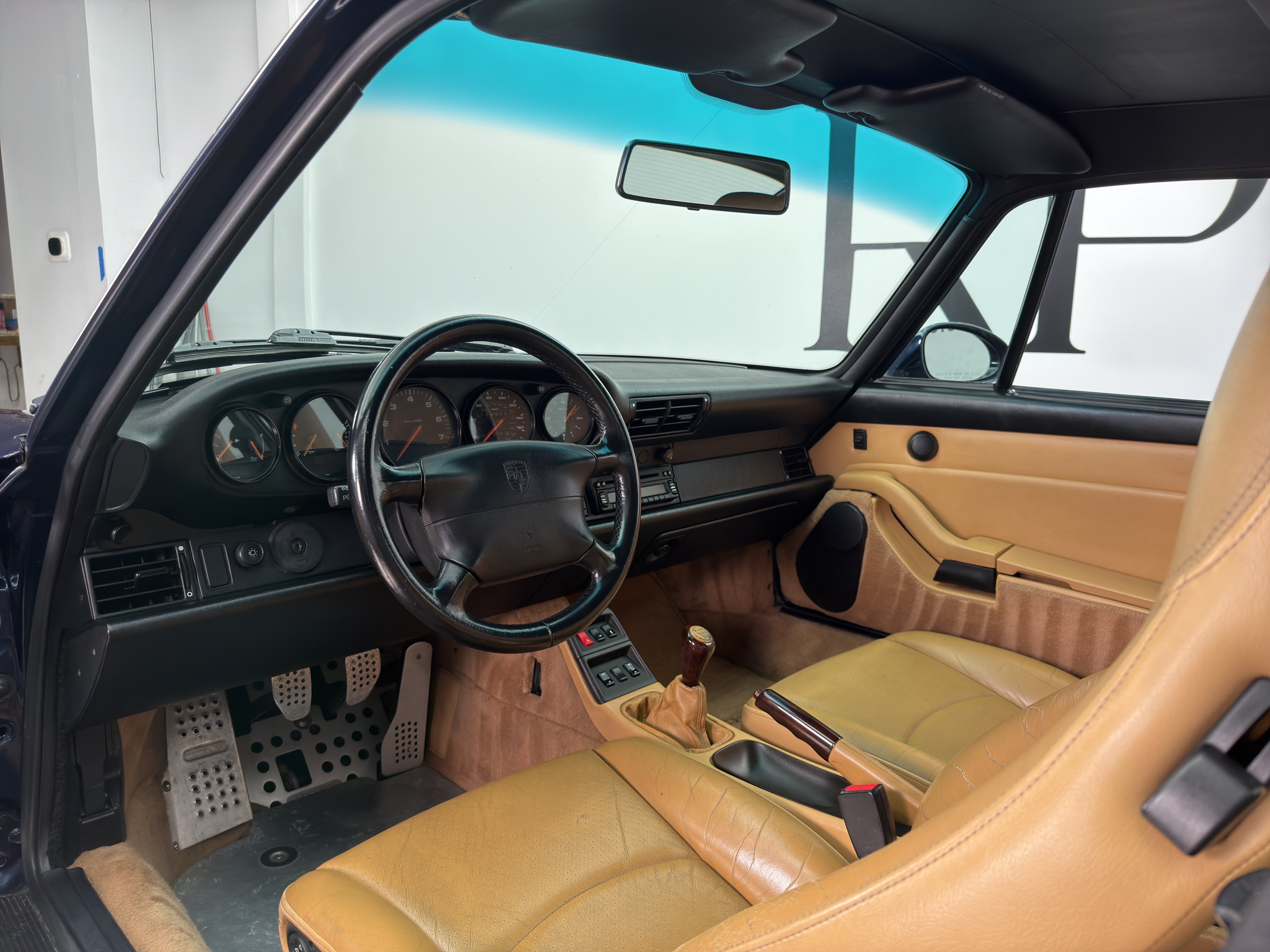 Used 1997 Porsche 911 Carrera RWD image 2