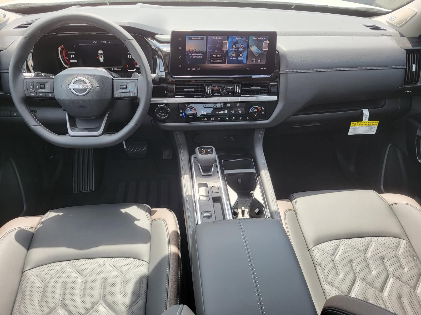 New 2026 Nissan Pathfinder Platinum FWD image 2