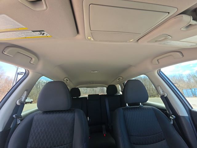 Used 2018 Nissan Rogue SV image 22