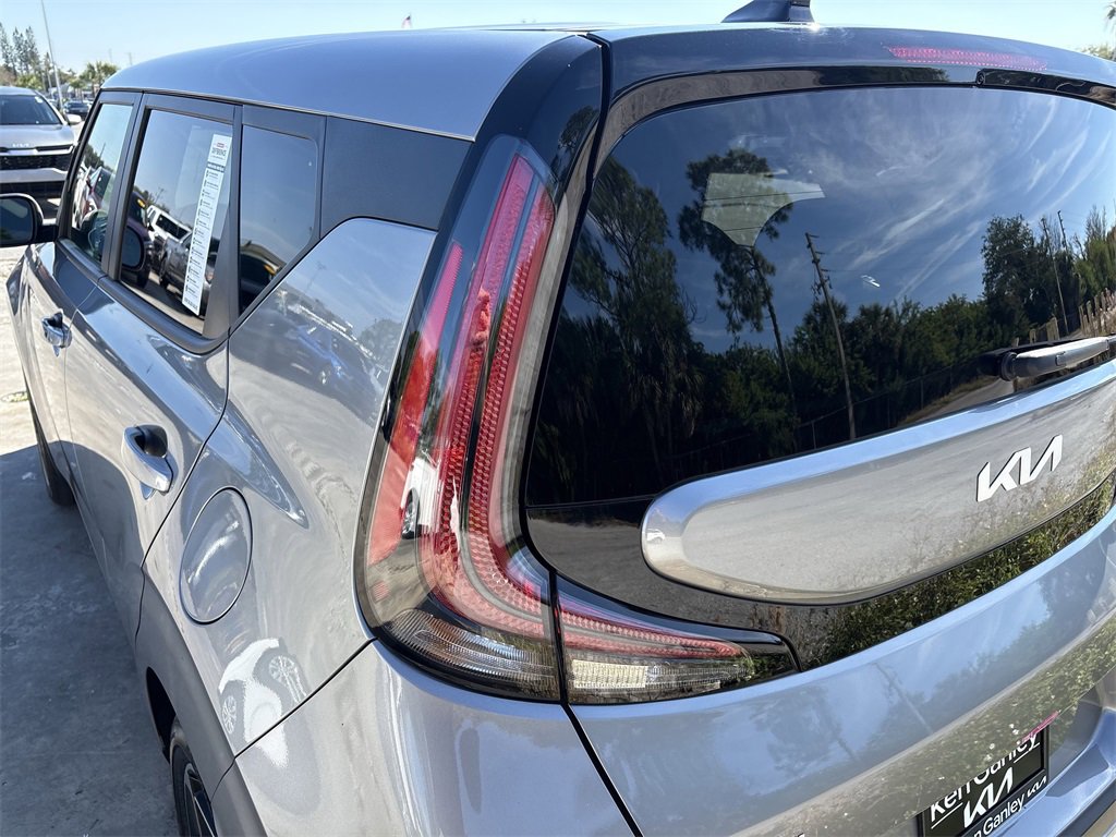 Certified 2025 Kia Soul EX image 13