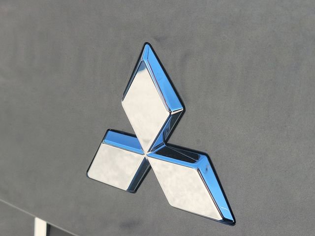 New 2026 Mitsubishi Outlander SEL image 9