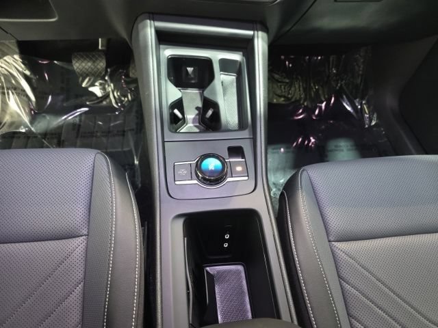 Certified 2025 Volkswagen Tiguan SE AWD/4WD image 21