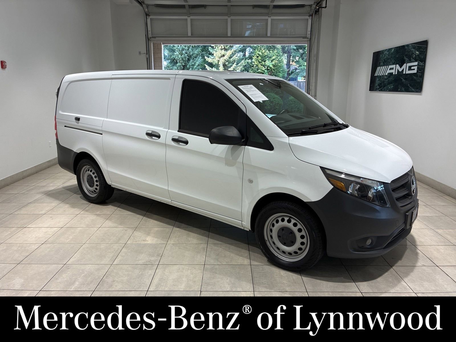 Used 2022 Mercedes-Benz Metris video 1
