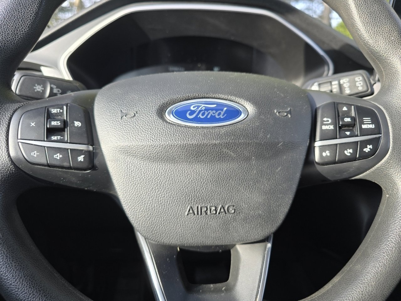 Used 2020 Ford Escape SE image 14