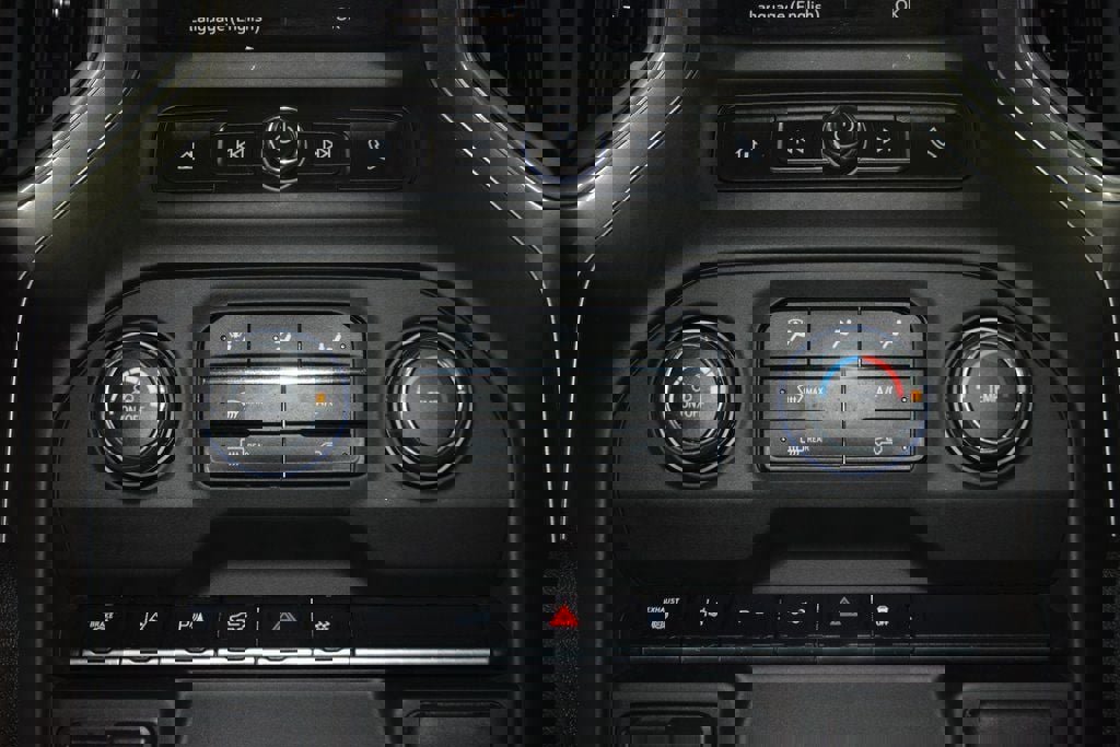 Used 2025 Chevrolet Silverado 3500 W/T w/ WT/CX Safety Package image 25