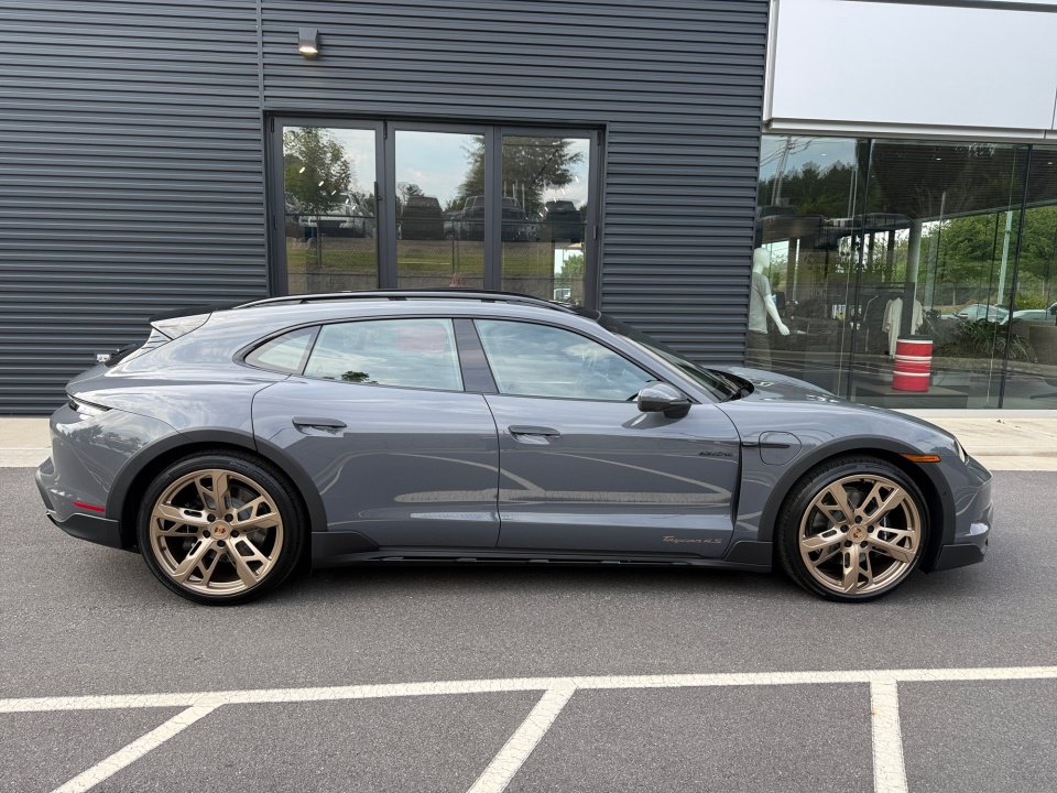 New 2026 Porsche Taycan 4S AWD/4WD image 8