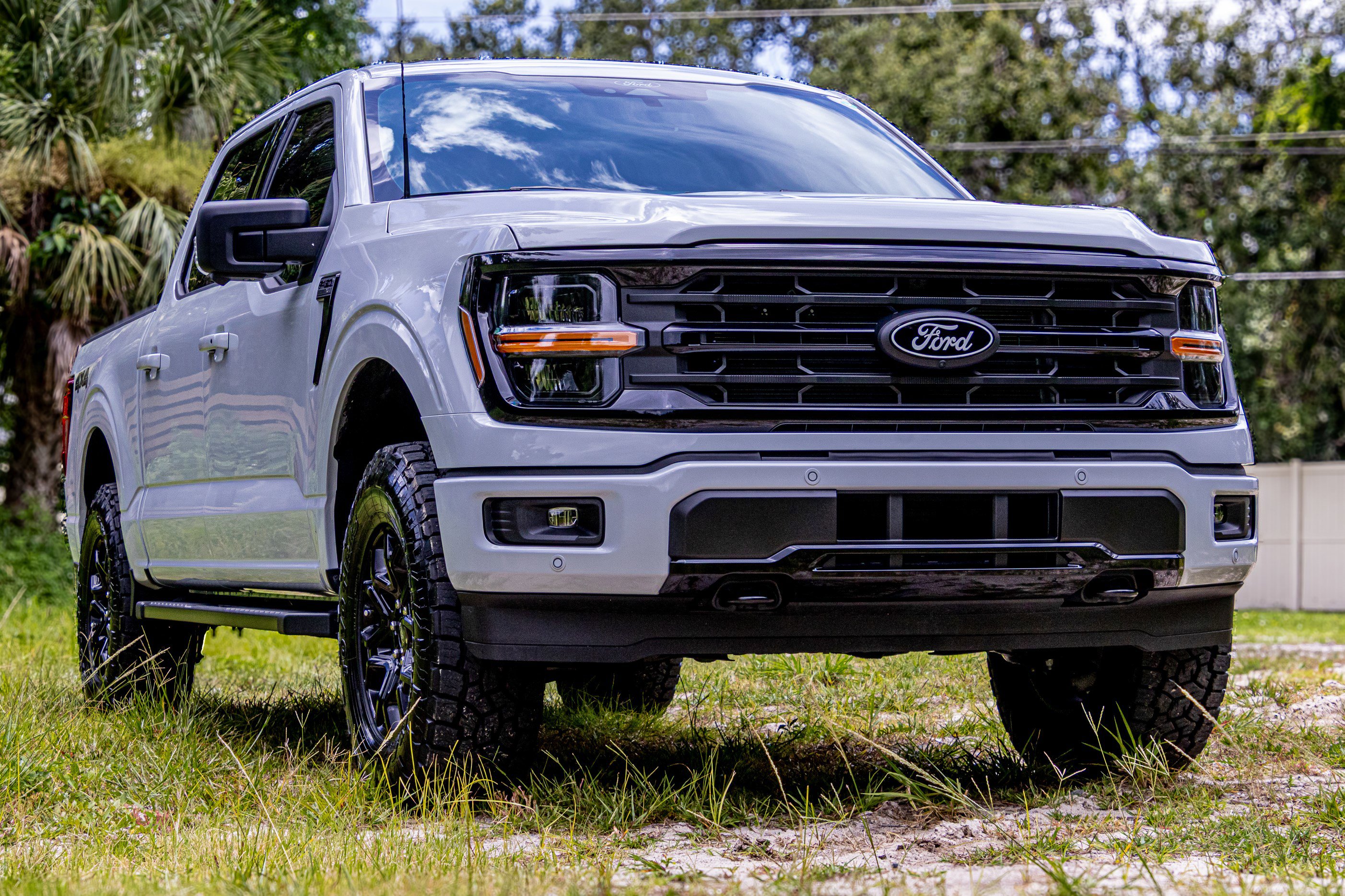 New 2025 Ford F150 XLT w/ Equipment Group 302A MID