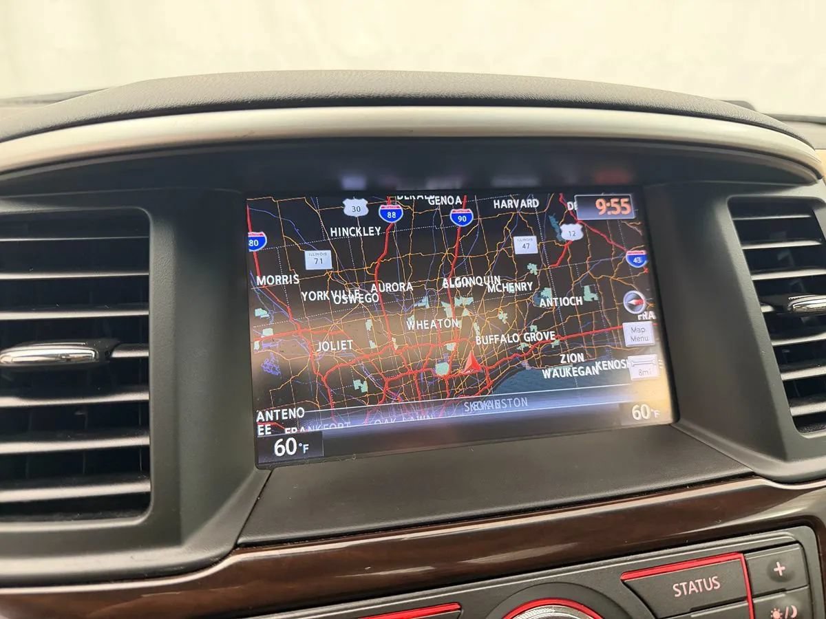 Used 2016 Nissan Pathfinder Platinum w/ Family Entertainment Package FWD image 19