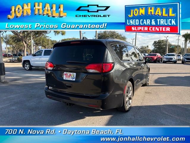 Used 2019 Chrysler Pacifica Limited image 7